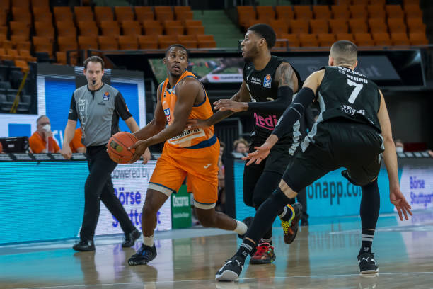 中担当中卫 中担当中卫